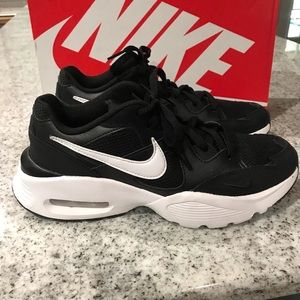 Nike woman’s size 10.5 new without tags.